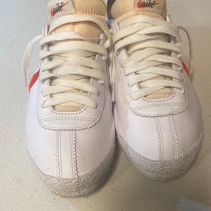 White Nike men’s size 10